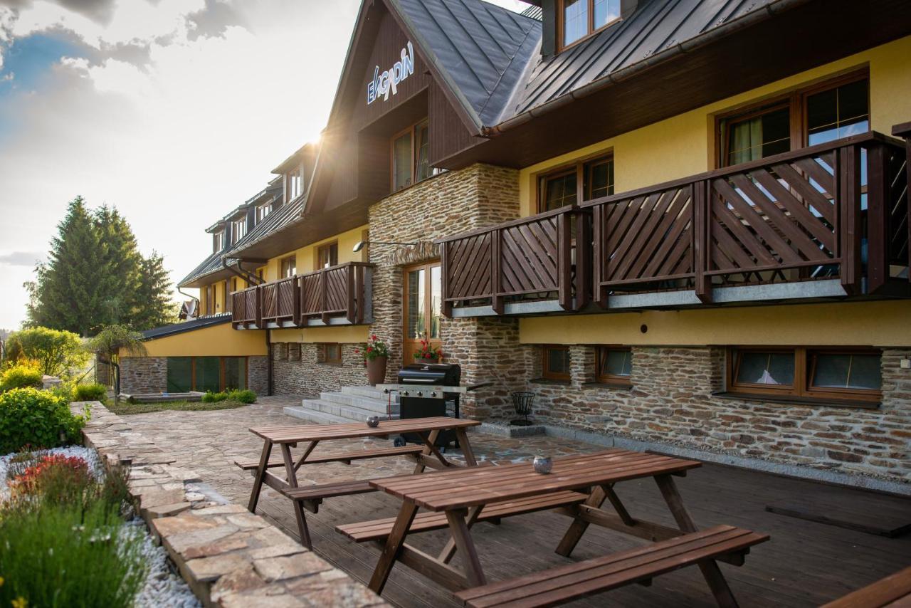Apartmany Engadin Boží Dar Eksteriør billede